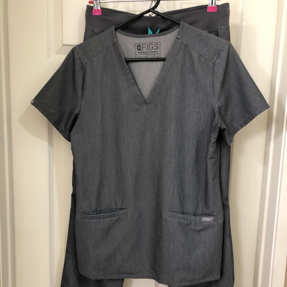Figs Graphite Scrub Top